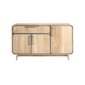 Moderne houten kast met lades en deuren